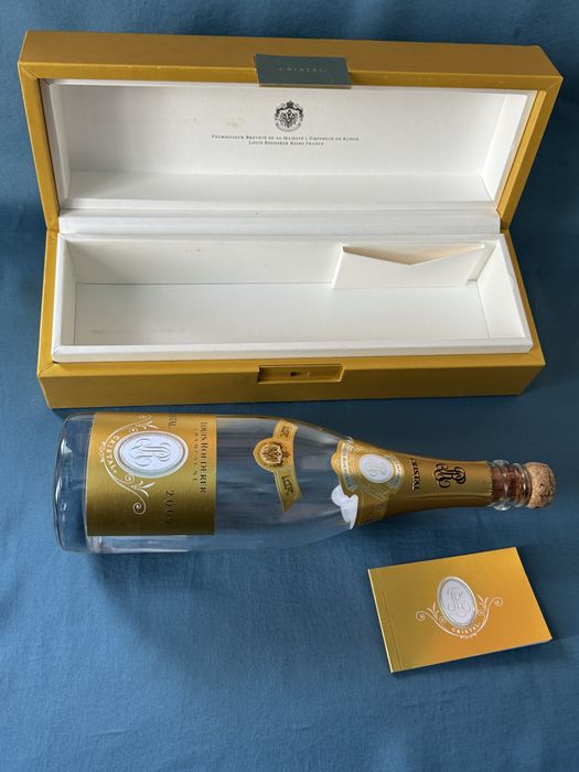 ОРИГИНАЛНА Бутилка от шапнаско с кутия Louis Roederer Cristal 2009