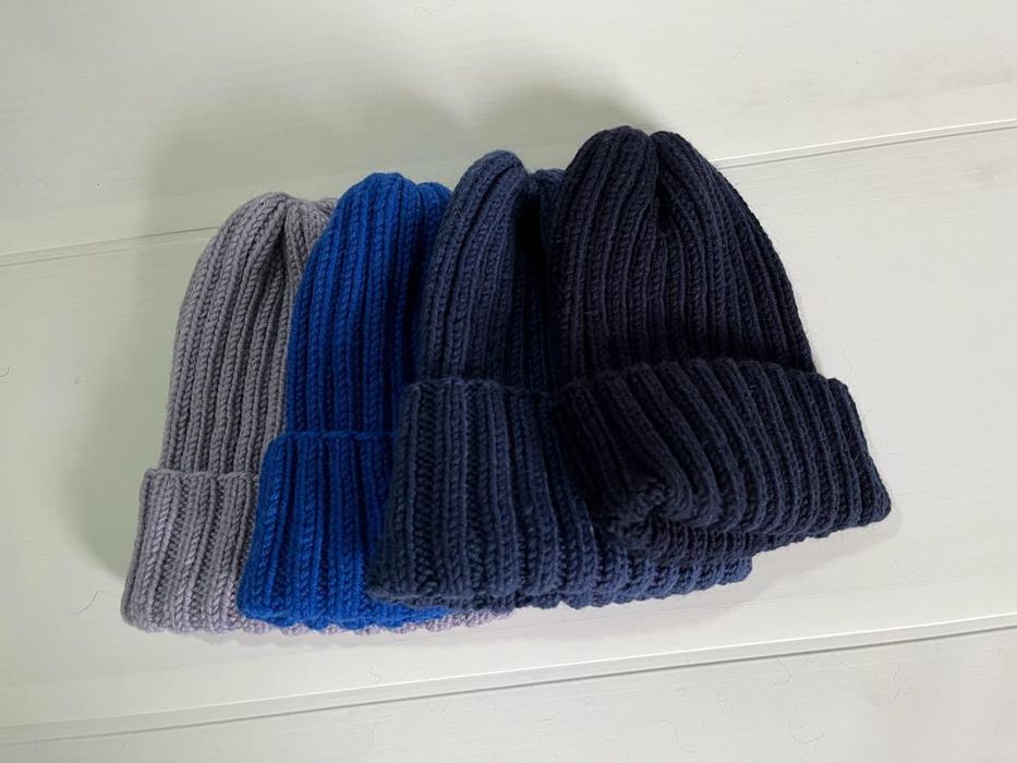 Вязаные шапки. Ручная работа.