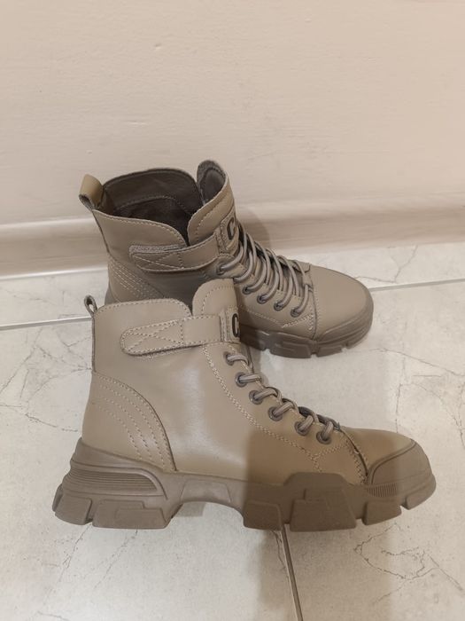 Женская кожаная обувь