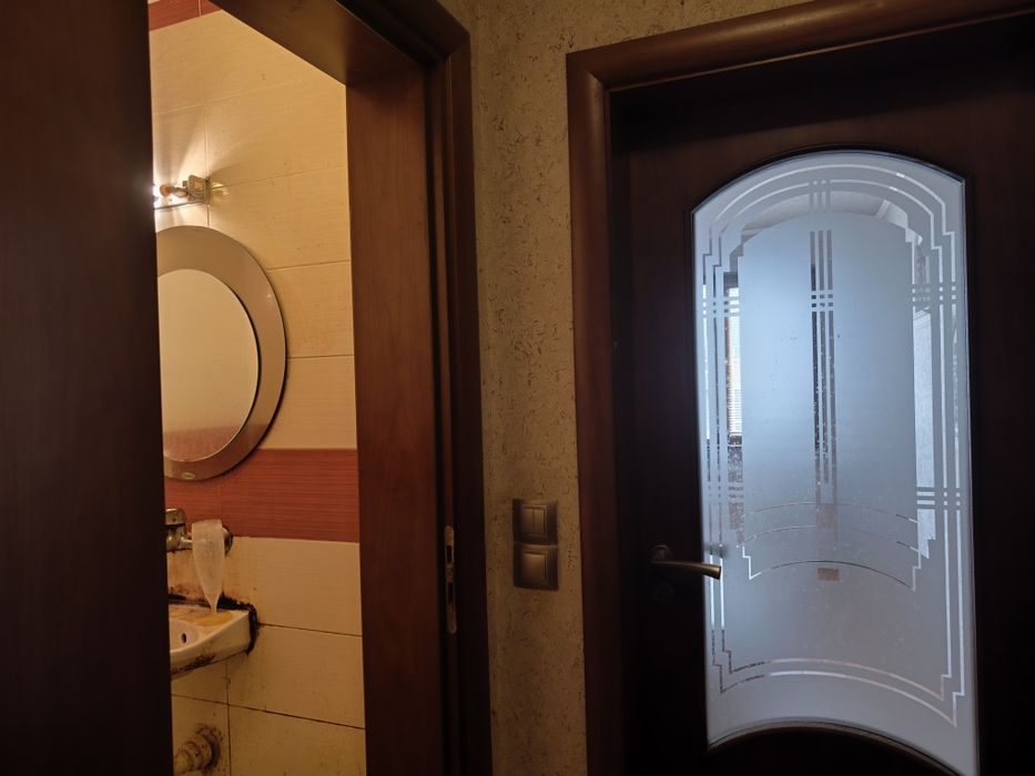 Продава се Тристаен апартамент в Бургас, Център - 94 кв.м за 2605 €/кв.м - Снимка #8