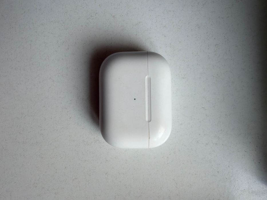 Carcasă AirPods Pro 2 (USB-C) Originală - Ca nouă, folosită 2 luni