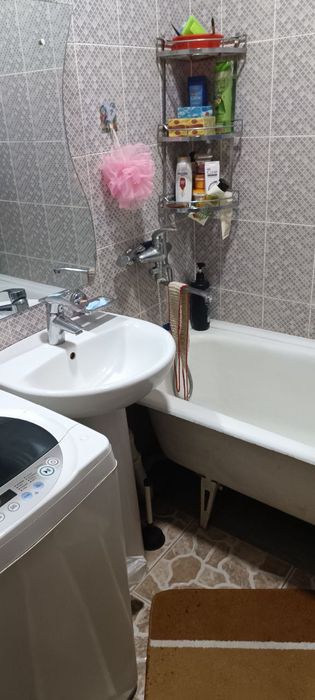 Продаю квартиру свою 2/4/4 чиланзар 11кв перекресток Шухрат.