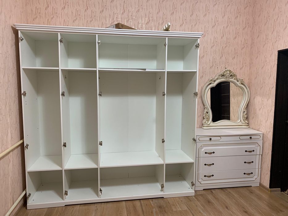 Спальный гарнитур