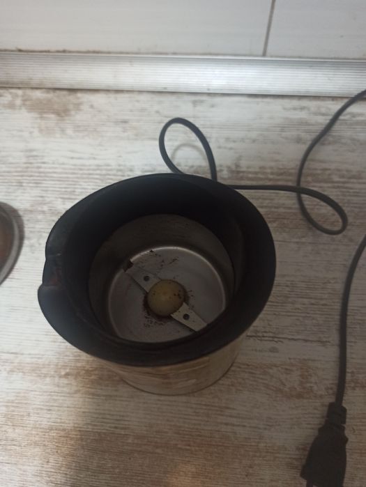 Кофемолка Polaris