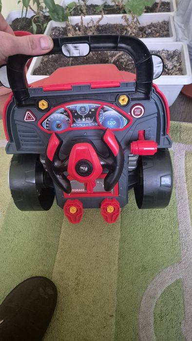 Детско камионче разглобяемо с инструменти , батерй  и звуци