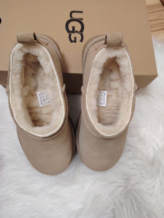 Ugg clasic micro piele intoarsa