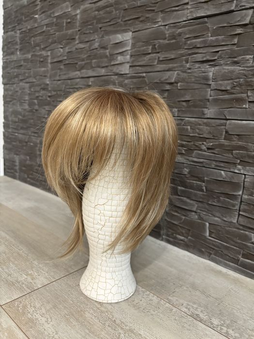 Перука права в два модела