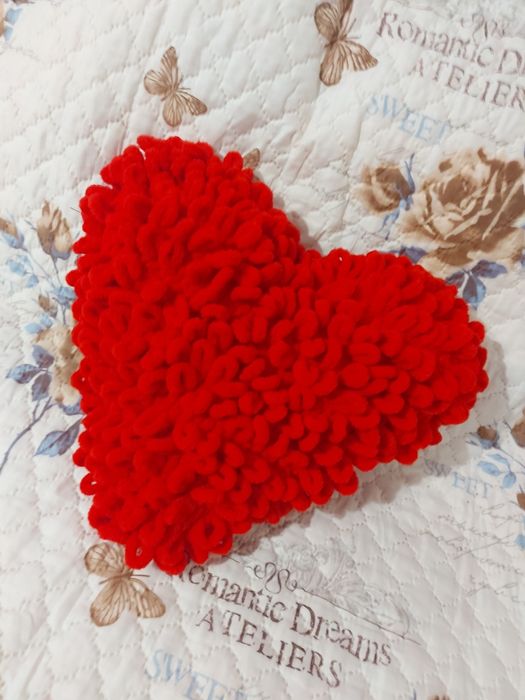 ПЛЕТЕНО СЪРЦЕ-сърце,което стопля