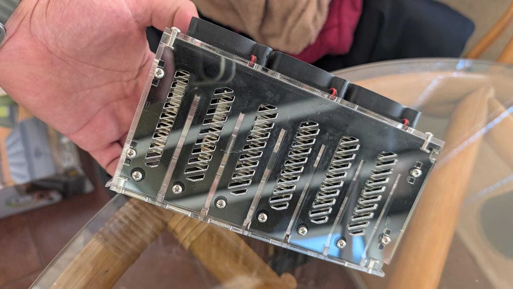 Raspberry Pi 3B+  6 броя в кутия с охлаждане