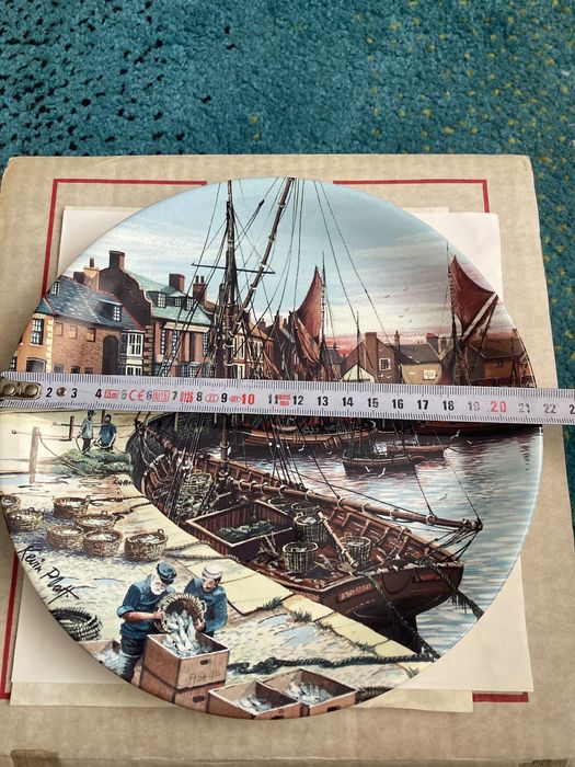 Колекционерски порцеланови чинии