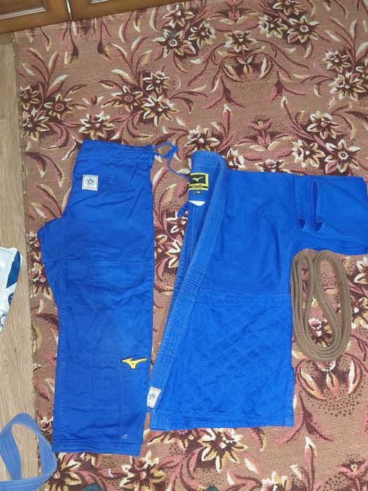 Прадаются! кимано MIZUNO
