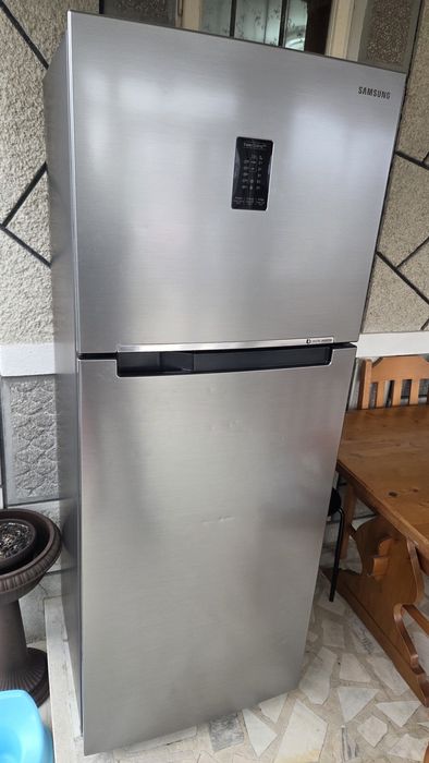 Frigider Samsung