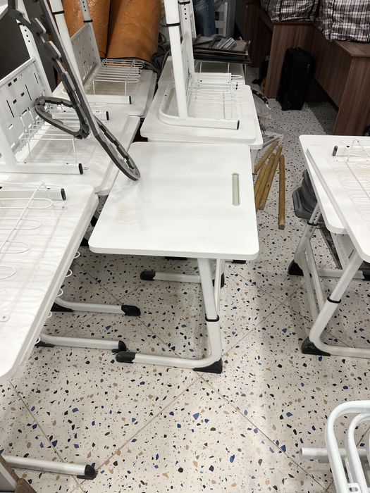 Продам парты со стульями