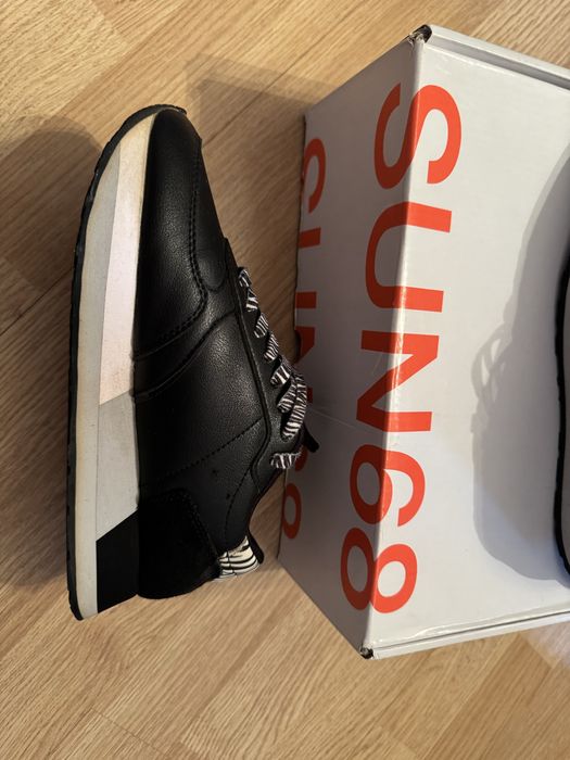 кроссовки женские кожаные