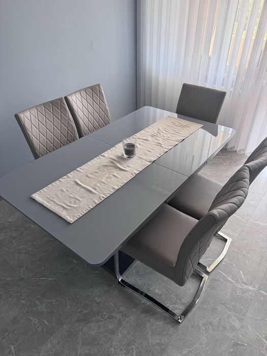 Трапезни столове