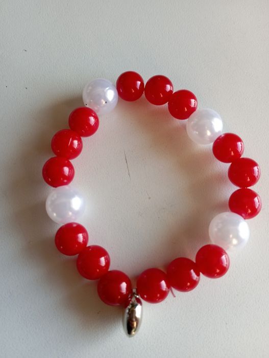 Мартеници.             .