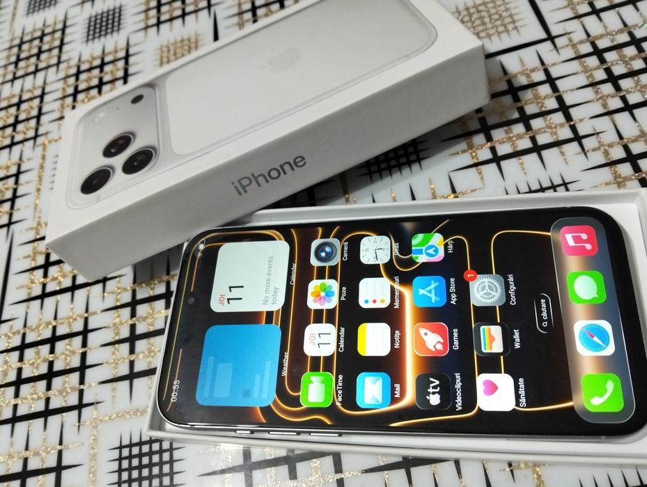 Vând iPhone 17 Pro max fake