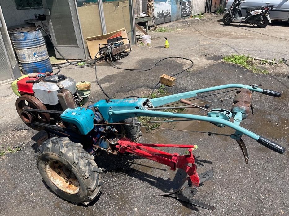 Пррдаеься мотоблок