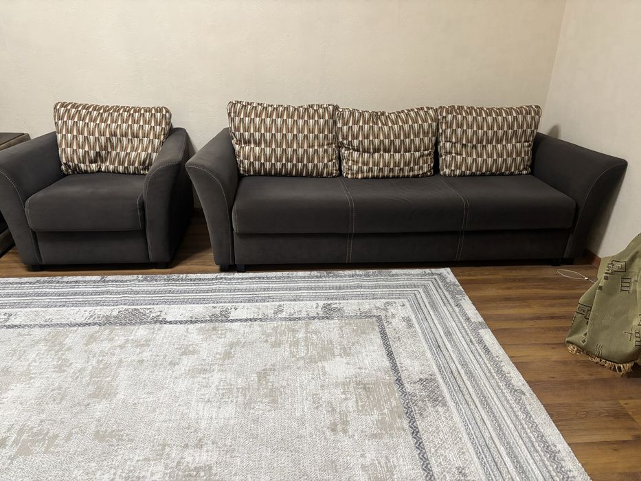 Диван и два кресла