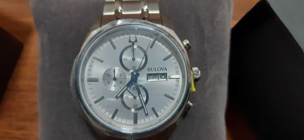 Часы Bulova новый