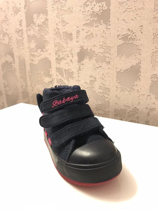 Осенне-зимние кроссовки для девочек.