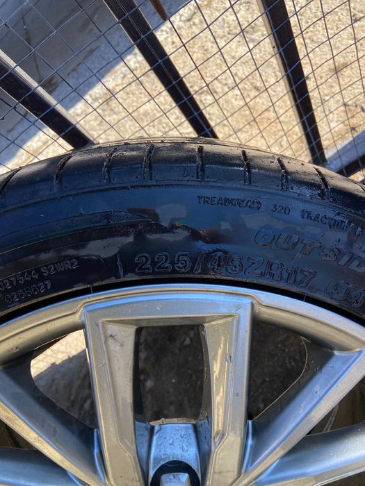 Гуми с джанти Toyota Corolla 225/45 R17