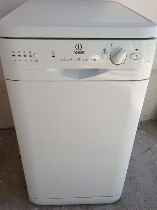 vand masina de spalat vase Indesit IDL42, independenta, 45cm lat, noua
