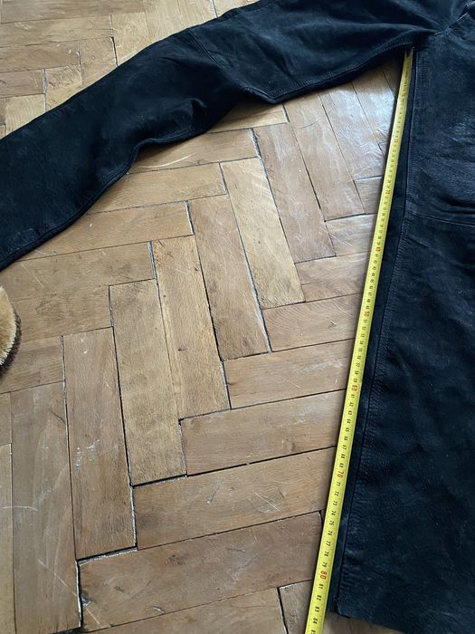 pantaloni din piele intoarsa