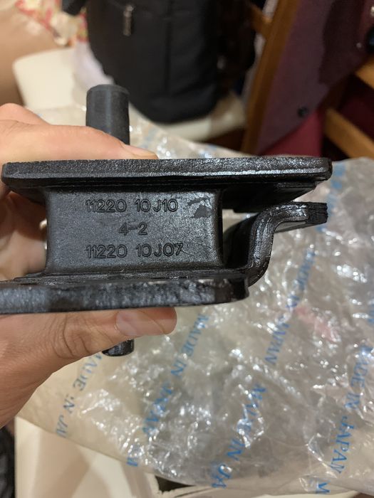 продается подушка двигателя NISSAN