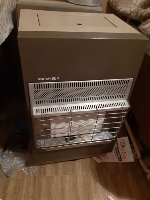 Газова отоплителна печка супер сер в добро състояние благодаря малко у