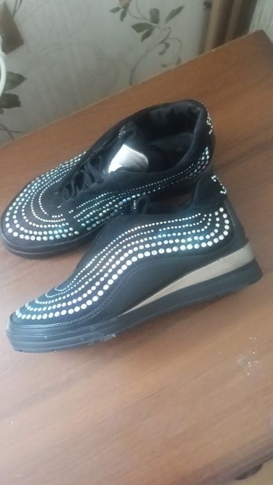 Продам женские кроссовки Dolce&Gabbana , Chanel