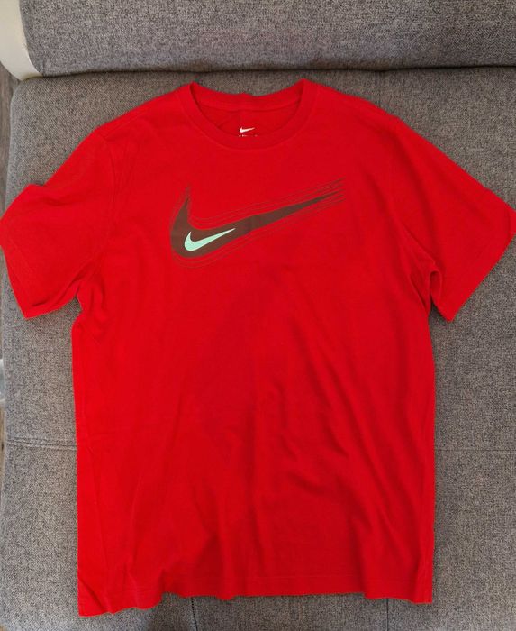 Tricou rosu Nike - L