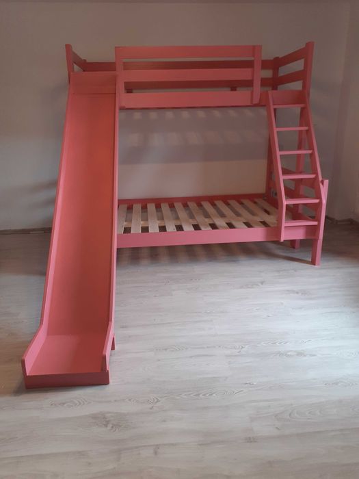 TRANSPORT GRATUIT.Pat etajat cu tobogan cod 3008