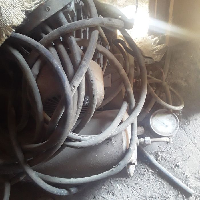 Мощный компрессор 380 В для воздуха.