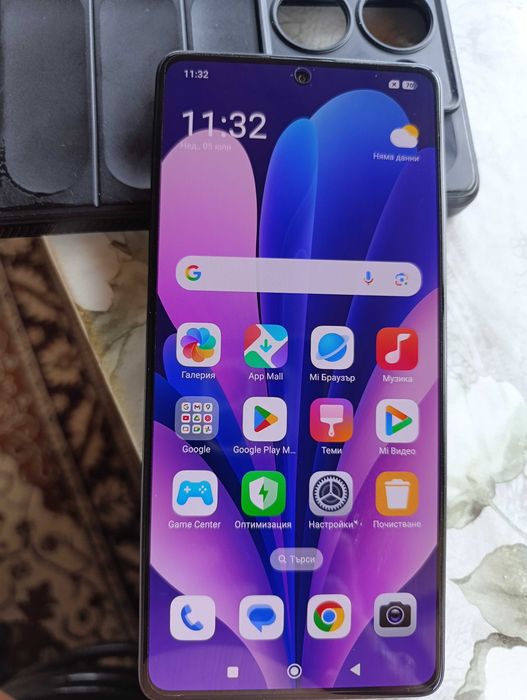 Продавам телефон Xiaomi Redmi 13 pro