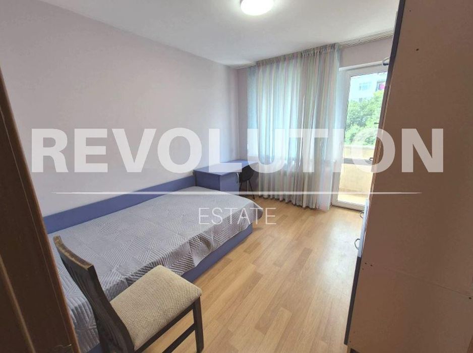 Дава се под наем Тристаен апартамент в Варна, Цветен квартал - 95 кв.м за 665 € - Снимка #5