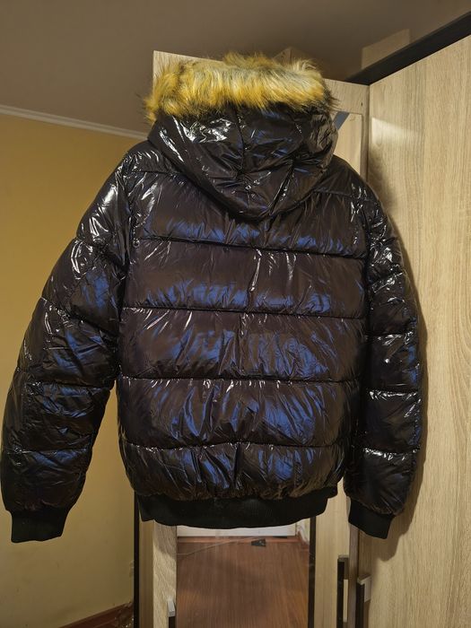 Geaca de iarna Tommy Hilfiger.