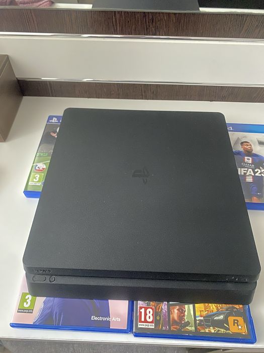 Vand ps4 slim cu jocuri