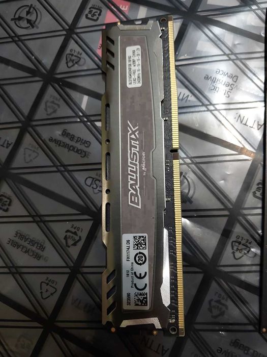 16GB DDR4 2400Mhz - RAM памет