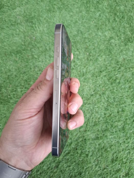 Vand/schimb Iphone 16 pro max 512 GB garantie ca nou