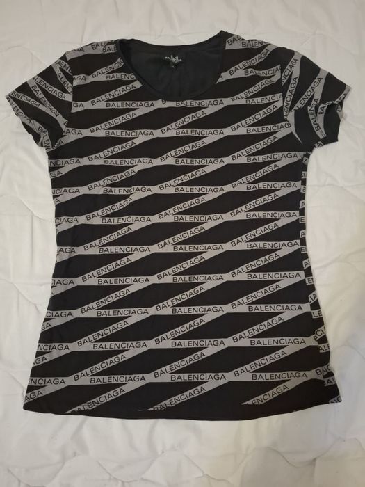 Различни видове тениски и блузи