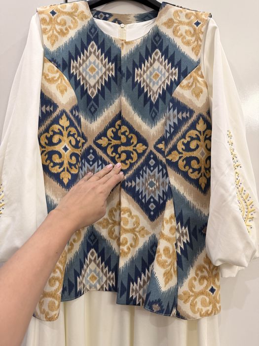 Продам платье с камзолом