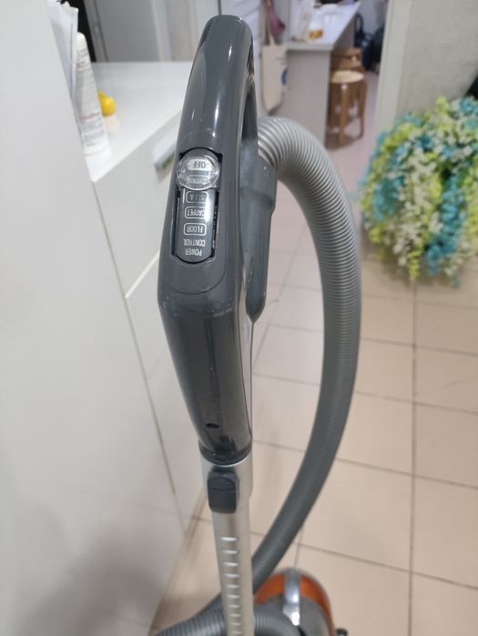 Продам пылесос LG