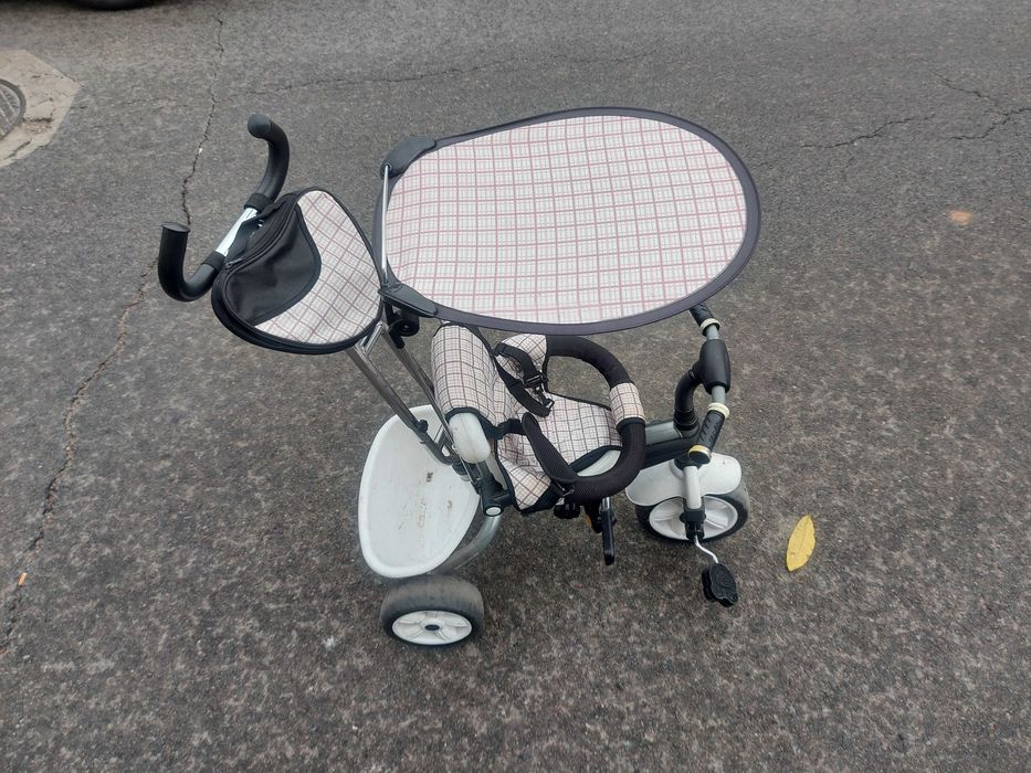 Триколка със сенник ,педали и родителски контрол