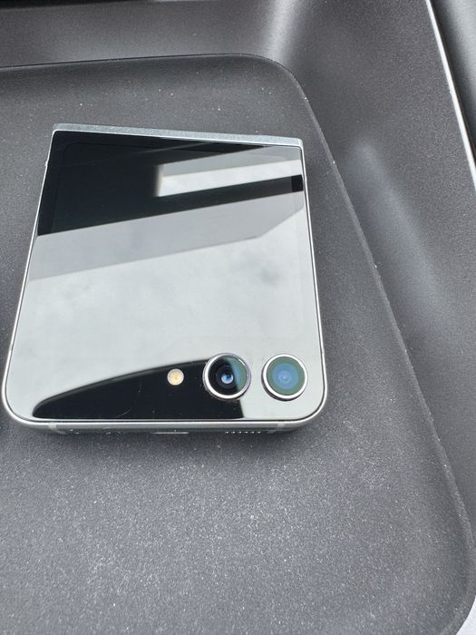 Samsung Z Flip 5 8/256