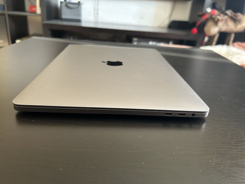 Macbook Pro 2017 13" i5 8GB RAM SSD 256 GB 382 cicluri