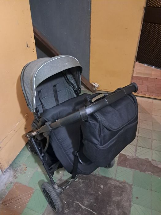 Продам детскую коляску