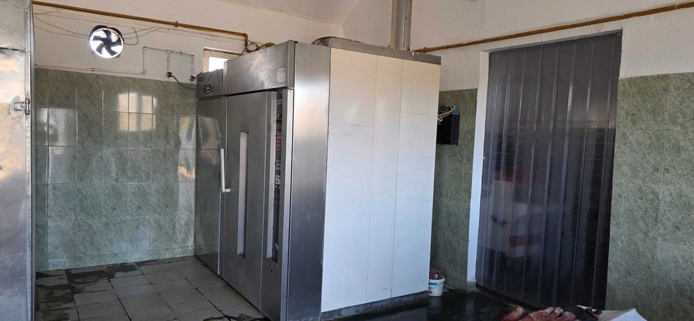 Vând Brutărie - Patiserie, teren 1.2 hectare, panouri fotovoltaice.