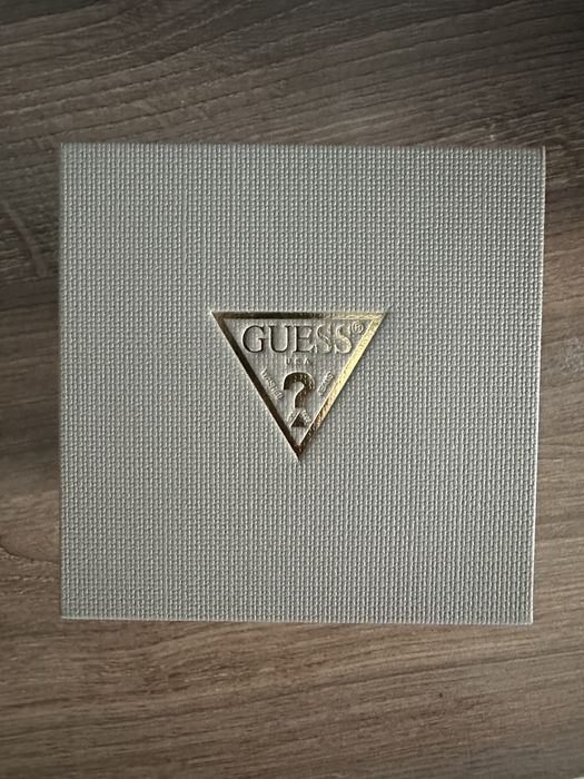 Часовник Guess дамски