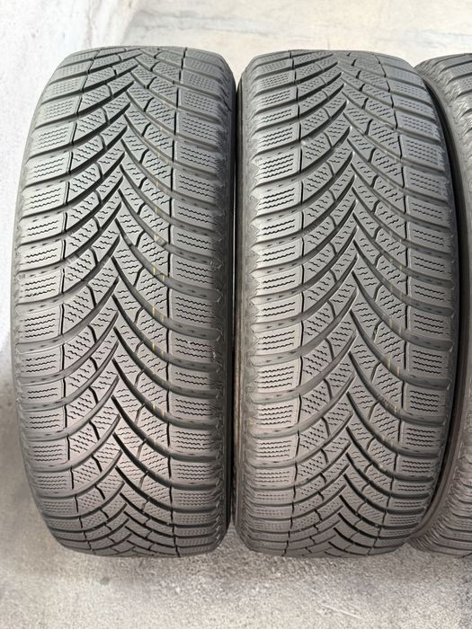 205/60/16 Semperit 4Броя: 170€ 6.5мм